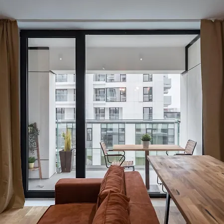 One Harmony Parking * Бухарест